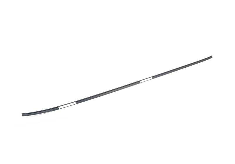 Moldura embellecedora derecha OEM 51138214114 para BMW E39 (520d, 520i). Compatible con modelos con motor M47, M52 y M54. Original BMW.