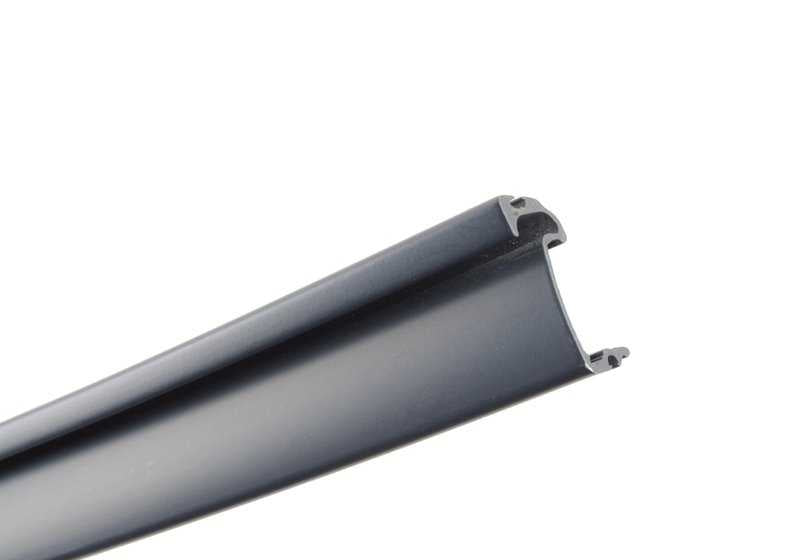 Moldura embellecedora derecha OEM 51138214114 para BMW E39 (520d, 520i). Compatible con modelos con motor M47, M52 y M54. Original BMW.