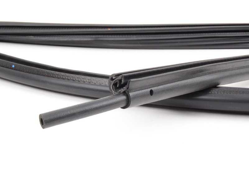 Junta de puerta derecha OEM 51333420704 para BMW Z4 Coupé E86 (2005–2008). Original BMW.