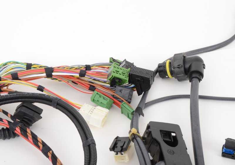 Cableado de motor OEM 12517572911 para BMW E60, E61, E63, E64. Original BMW.