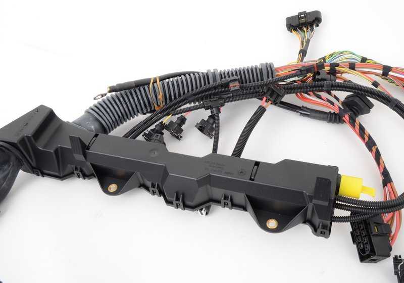 Cableado de motor OEM 12517572911 para BMW E60, E61, E63, E64. Original BMW.