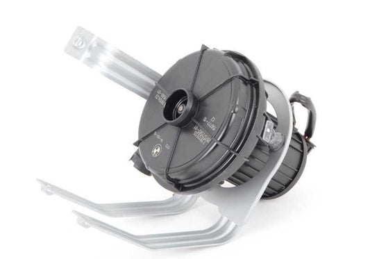 Air pump for BMW 7 Series E65, E66 (OEM 11727572582). Genuine BMW