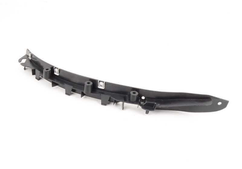 Adaptador moldura paso de rueda delantera derecha OEM 51118056710 para BMW F86. Original BMW.