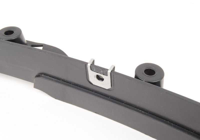 Adaptador moldura paso de rueda delantera derecha OEM 51118056710 para BMW F86. Original BMW.