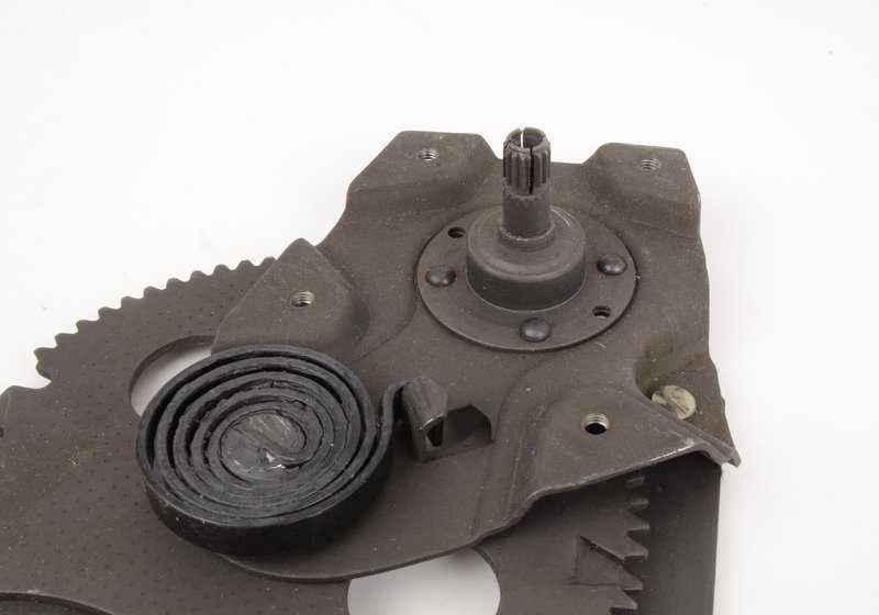 Elevalunas eléctrico delantero derecho OEM 51321822902 para BMW E21. Original BMW.
