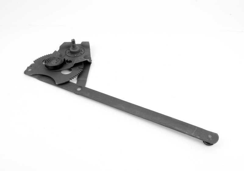 Elevalunas eléctrico delantero derecho OEM 51321822902 para BMW E21. Original BMW.