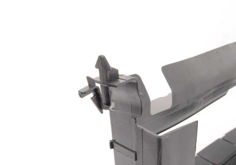 Deflector de aire inferior OEM 51748054228 para BMW F30 y F31 (316d con motores N47, N13, N20, B47). Original BMW.