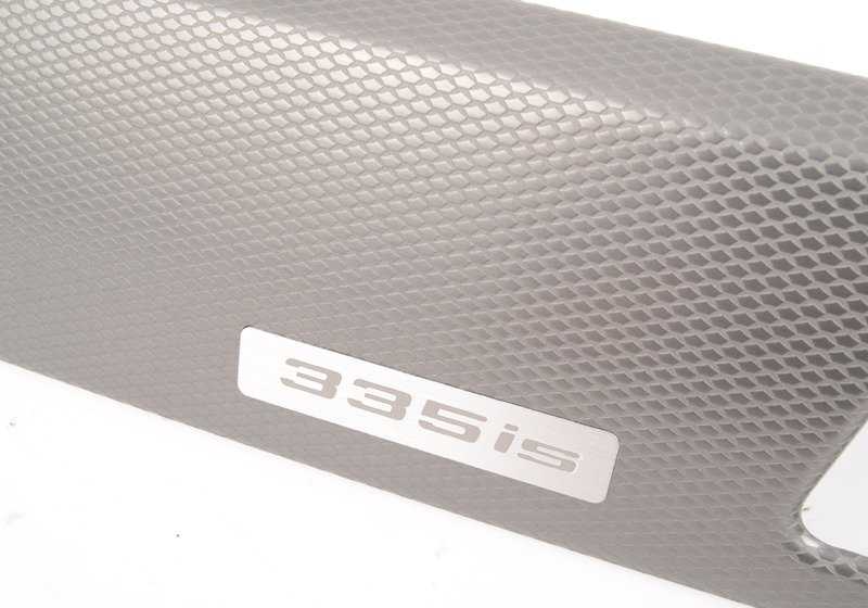 Embellecedor salpicadero derecho aluminio glaciar OEM 51458049217 para BMW E92N y E93N. Acabado original en aluminio glaciersilber. Pieza original BMW.