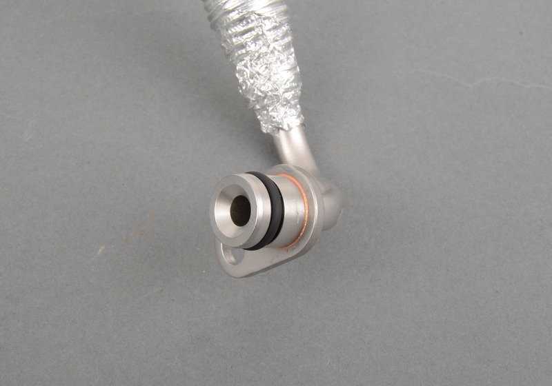 Tubería de aceite OEM 11427848524 para BMW F87N, F80, F80N, F82, F82N, F83, F83N. Conducto de alimentación de aceite para turbo. Original BMW.