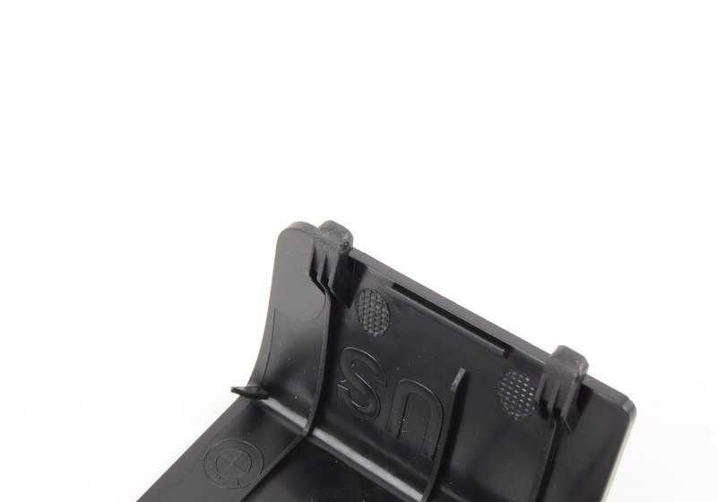 Tapón embellecedor negro OEM 51437328338 para BMW E88 y E84. Pieza original BMW para cubrir orificios en el interior del vehículo (zona del suelo/pasajero). Original BMW.