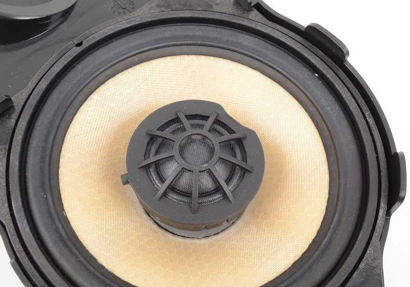 Soporte de altavoz del salpicadero OEM 65137842197 para BMW E70, E70N, E71, E72. Original BMW.