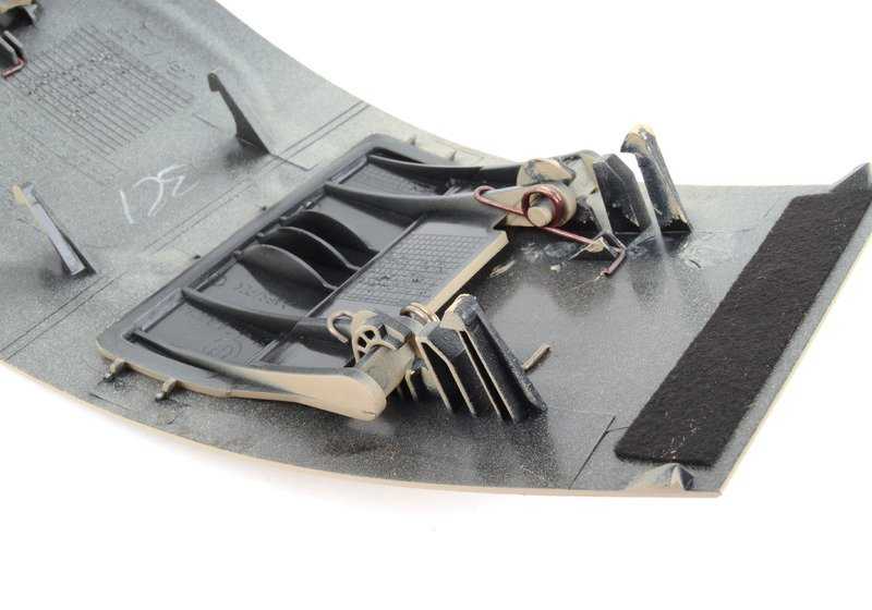 Cubierta embellecedora interior OEM 51467031364 para BMW Z4 E85. Original BMW.