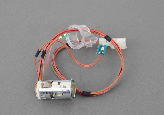 Aktuelles Feuerzeug mit LED für BMW F10, F11, F18, F06, F12, F13, E70, E71, E72 (OEM 61346977675). Original BMW