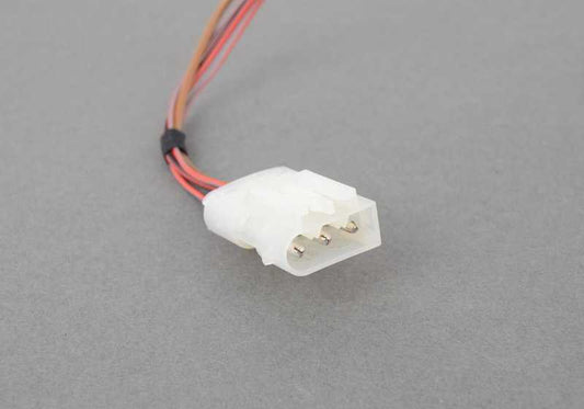 Aktuelles Feuerzeug mit LED für BMW F10, F11, F18, F06, F12, F13, E70, E71, E72 (OEM 61346977675). Original BMW