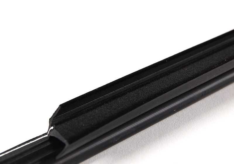 Junta exterior de ventana derecha OEM 51211944346 para BMW E34 518i y 518g (modelos con motor M40 y M43, manual o automático). Original BMW.