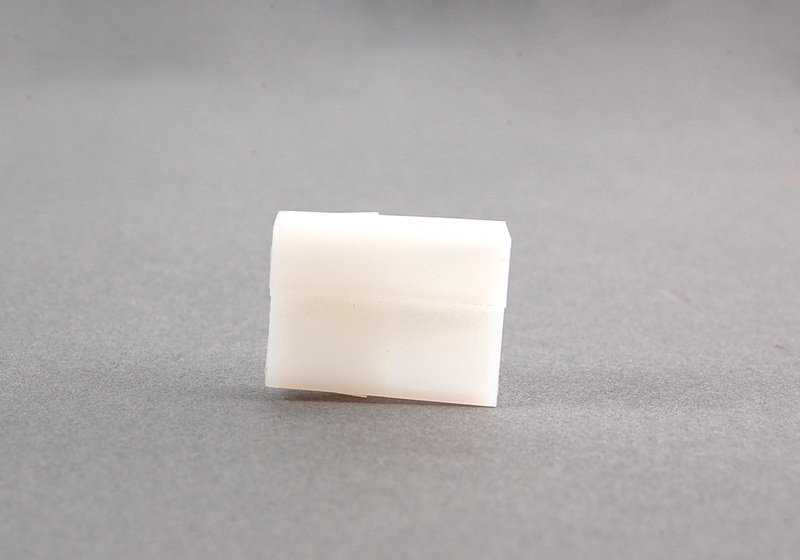 Steckergehäuse für BMW 1er E81, E82, E87, E87N, E88, 3er E36, E46, E90, E90N, E91, E91N, E92, E92N, E93, E93N, 5er E34, E39, E60, E60N, E61, E61N, 6er E63, E63N, E64, E64N, X1 E84, X3 E83, E83N, X5 E53, Z4 E89 (OEM 61131351144). Herkunft