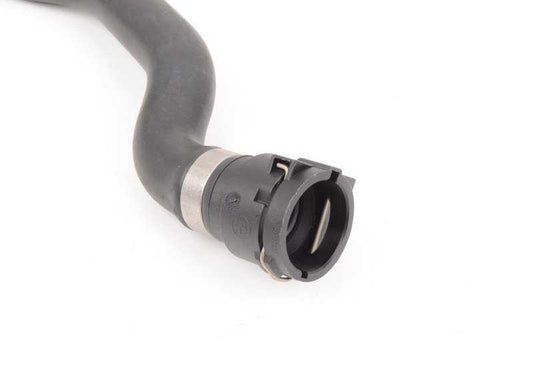 Manguera de retorno refrigerante OEM 11531705225 para BMW E39 520i con motor M52. Compatible con modelos fabricados entre 1996 y 2003. Recambio original BMW.
