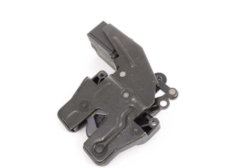 Cierre maletero OEM 51248238466 para BMW E39. Recambio original BMW. Ideal si no abre o cierra bien el portón trasero.