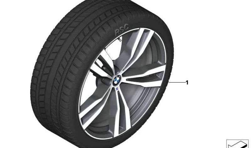 Pack de jims et pneu d'hiver original OEM 36115a72af0 pour BMW X7 (G07). Parfait pour les conditions hivernales. BMW d'origine.