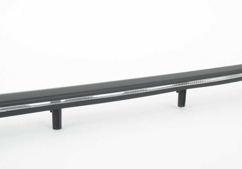 Moldura decorativa izquierda delantera negra OEM 51417389529 para BMW F32, F32N, F33, F33N. Original BMW.