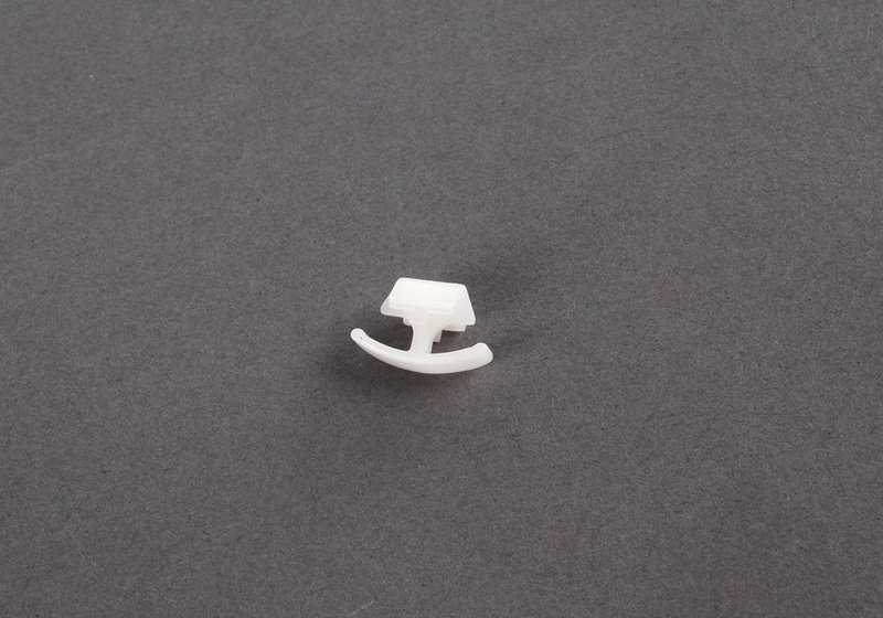 OEM 51238207820 clip for BMW E36 and E66. Original BMW piece used in front hood and interior panels. Ideal for interior and exterior fixings of the vehicle. Original BMW.