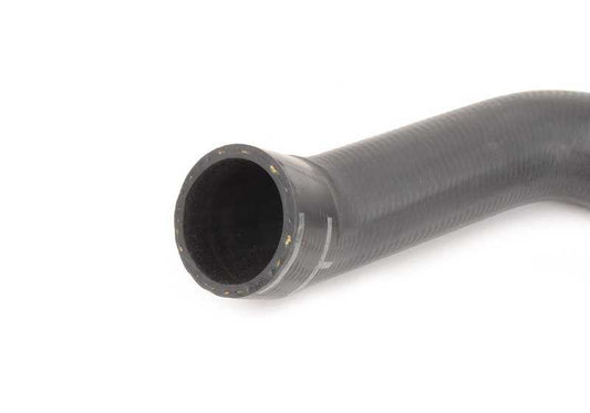 Tubo de refrigerante dirección bomba agua OEM 11537588880 para BMW E82,E88,E90. Conecta motor a bomba de agua. Original BMW.