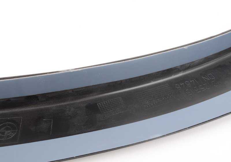 Extensión embellecedor paso de rueda delantero izquierdo OEM 51113418111 para BMW E83. Original BMW.