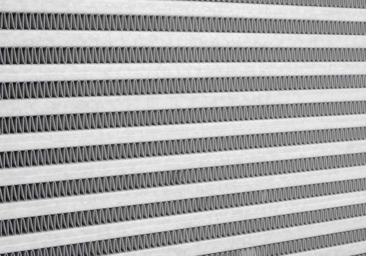 Intercooler OEM 17117605664 para BMW F06, F06N, F12, F12N, F13, F13N, F01N, F02N. Enfría el aire del turbo para mejorar el rendimiento. Recambio original BMW.