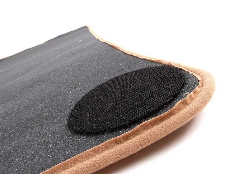 Alfombrillas delanteras y traseras beige arena OEM 51478204022 para BMW Serie 5 E39 (Berlina y Touring). Original BMW.