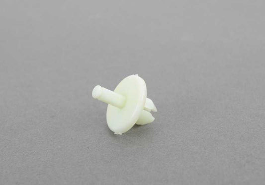 Clipe expansor OEM 07147213303 para BMW F07, F10, F11, F18, G30, G31, G38, G60, G61, F06, F12, F13, G32, F02, F04, G11, G12, G70, G14, G15, G16, G22, G26, G82, G83, E84. BMW genuíno.