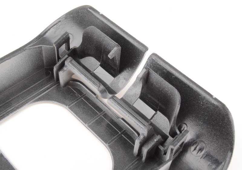 Tapa embellecedora trasera OEM 72118135381 para BMW E36. Color gris plata claro (silbergrau hell). Original BMW.