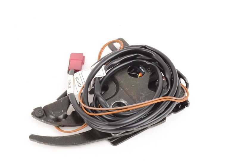 Cierre derecho OEM 51258162000 para BMW E36 {318i, 318is, 320i} con cambio manual y automático. Compatible con versiones con tracción trasera. Original BMW.