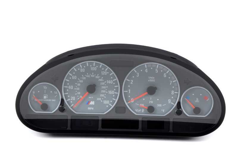 Cuadro de instrumentos sin codificar OEM 62117837973 para BMW E46. Repuesto original BMW.
