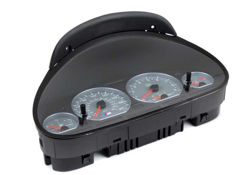 Cuadro de instrumentos sin codificar OEM 62117837973 para BMW E46. Repuesto original BMW.