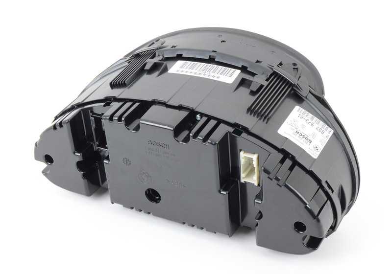 Cuadro de instrumentos sin codificar OEM 62117837973 para BMW E46. Repuesto original BMW.