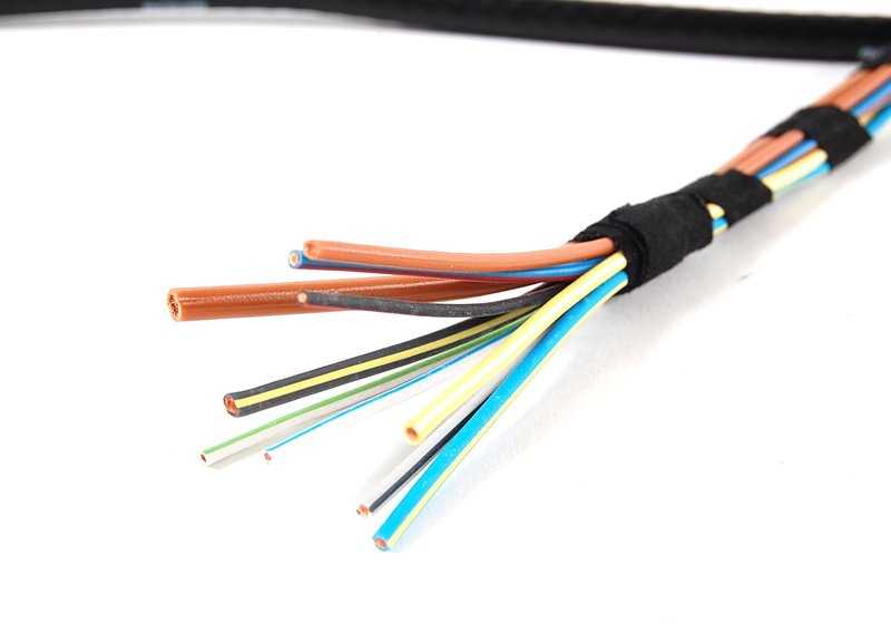 Cable de reparación para portón trasero derecho para BMW E34 (OEM 61108365702). Original BMW.