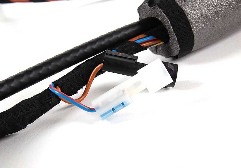 Cable de reparación para portón trasero derecho para BMW E34 (OEM 61108365702). Original BMW.