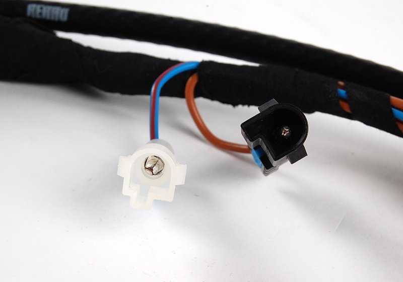 Cable de reparación para portón trasero derecho para BMW E34 (OEM 61108365702). Original BMW.