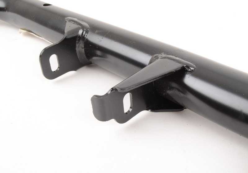 Tubo transversal OEM 24701138425 para BMW Serie 3 E36 (320i, 325i) con cambio automático. Compatible con modelos fabricados entre 1990 y 1995. Pieza original BMW.