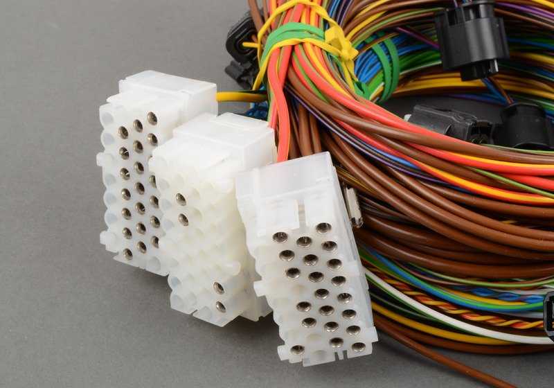 Cable de reparación delantero izquierdo OEM 61129315898 para BMW F87, F30, F31, F34, F35, F80, F32, F33, F36, F82. Original BMW. Ideal para solucionar fallos eléctricos en la puerta delantera izquierda.