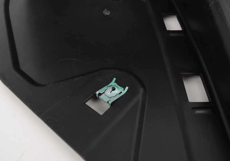 Cubierta paso de rueda delantera derecha OEM 51717199462 para BMW Z4 E89 sDrive18i, sDrive20i, sDrive23i. Compatible con modelos desde 2009 hasta 2016. Pieza original BMW.
