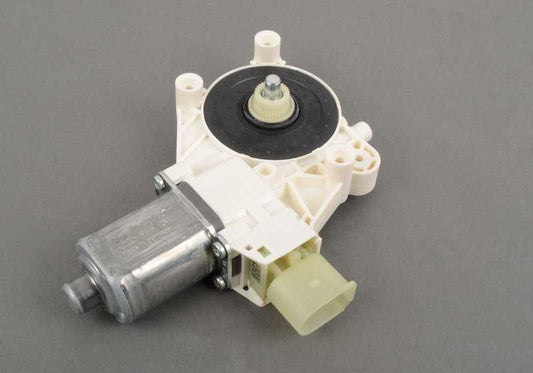 Accionamiento alzacristales derecho OEM 67626927028 para BMW Serie 1 E87, E87 LCI, Serie 3 E90, E91, X1 E84... y más. Original BMW.