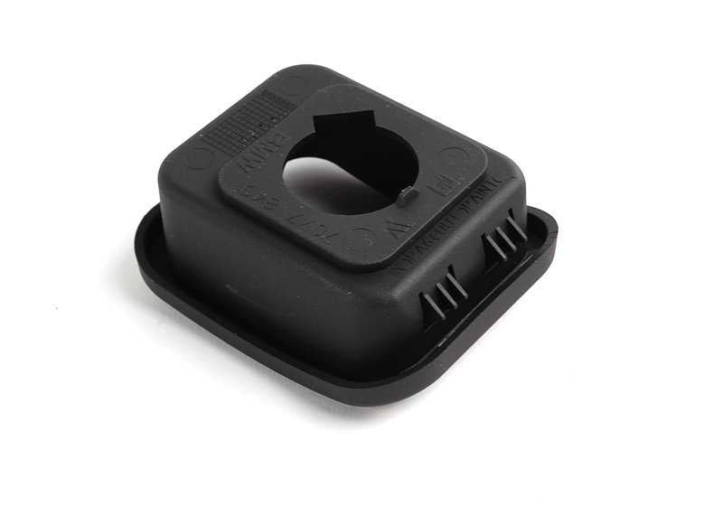 Tapa embellecedora de toma de corriente OEM 51477077851 para BMW E39. Original BMW.