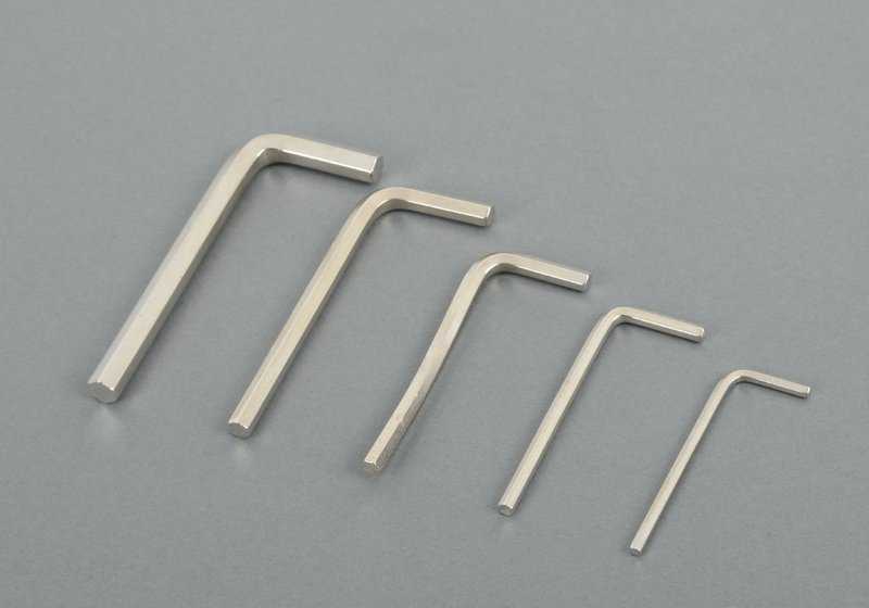 Juego de herramientas OEM 71111240890 para BMW E30, E31, E32, E34, E36, E38, E39, E46, E53, E60, E61, E63, E64, E65, E66, E70, E83, E90, E91, E92, E93. Original BMW.