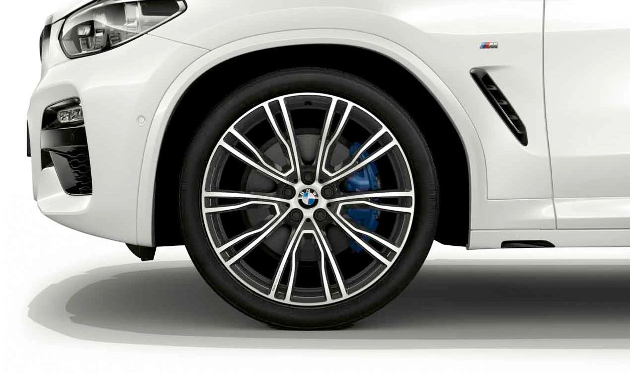 Pneumatico in lega originale BMW V-RADIO 726 in 21 "(9.5x21 ET43) OEM 36108043671 per BMW X3 G01 M40D. Finitura grigio bicolore cieca. Compatibile con modelli dal 2018 al 2024. BMW originale.