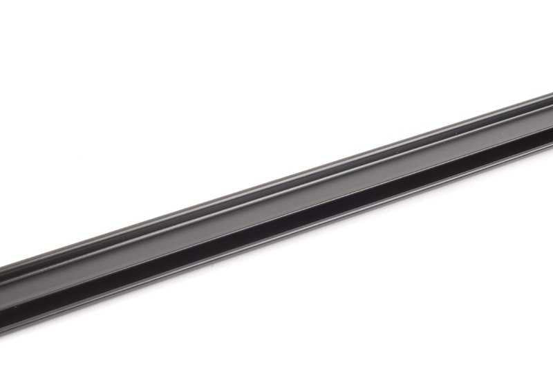 Moldura lateral derecha OEM 51131961794 para BMW E30. Original BMW.