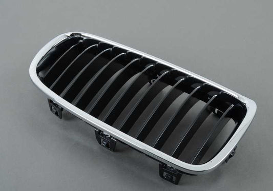 Rejilla decorativa delantera derecha OEM 51137255412 para BMW F30, F30N, F31, F31N, F35, F35N. Original BMW.