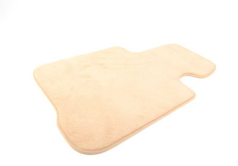 Juego alfombrillas beige OEM 51477426309 para BMW F33 420d, 420i (todos los motores/transmisiones). Delanteras y traseras, originales BMW. Protección interior elegante y antidesgaste. Compatibles 2013 a 2020.