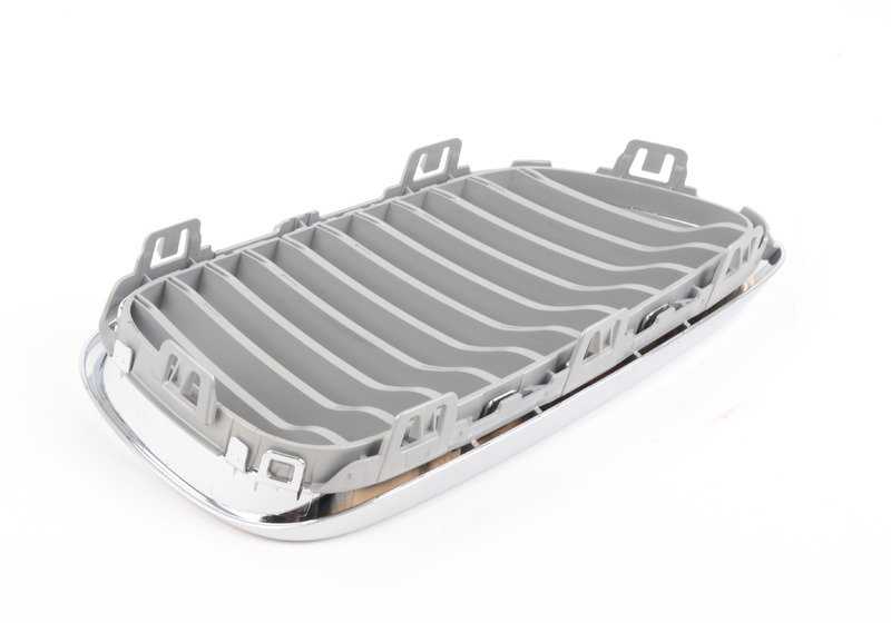 Rejilla embellecedora frontal izquierda OEM 51137295525 para BMW F22. Repuesto original BMW.