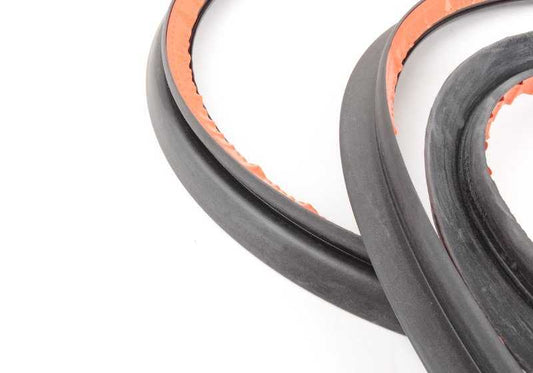 ** Selagem / porta traseira esquerda OEM 51229059649 para BMW E34. BMW original.